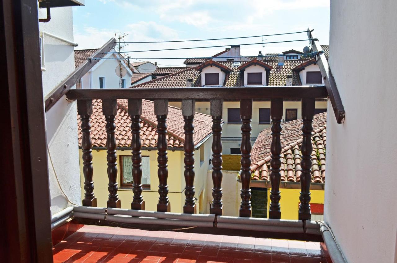 Apartamento El Corro: Con Parking En Pleno Centro De كوميلاس المظهر الخارجي الصورة